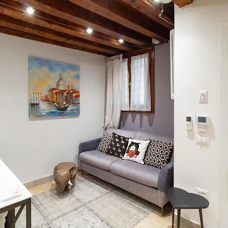 Stella * Venice